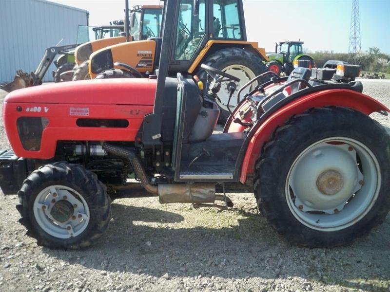 ... első :: Használtgép Valtra 3400 V szőlőművelő traktor - eladva