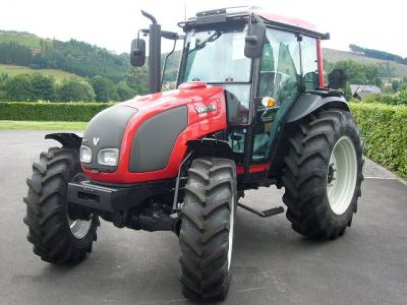 Valtra A72 Traktor - technikboerse.com