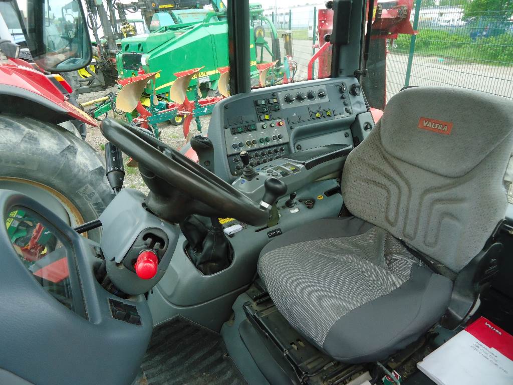 Valtra C100, 2004, Tractors