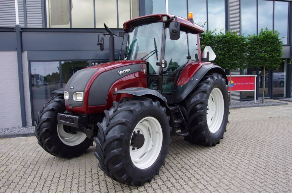 Valtra C110 Hitech super netjes - Tractors, Year of manufacture: 2006 ...