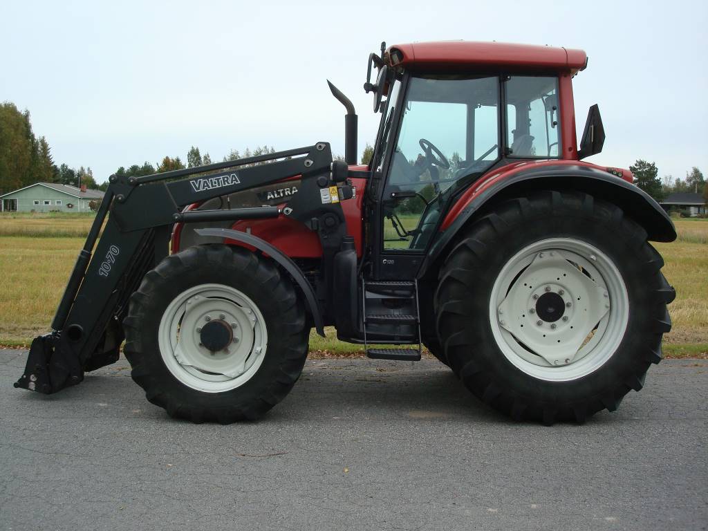 Valtra C120 Gebrauchte Traktoren gebraucht kaufen und verkaufen bei ...