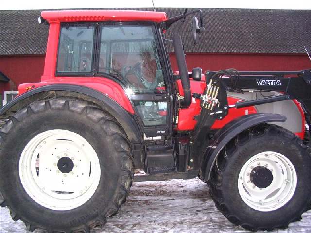 Valtra M150 - Tractor & Construction Plant Wiki - The classic vehicle ...