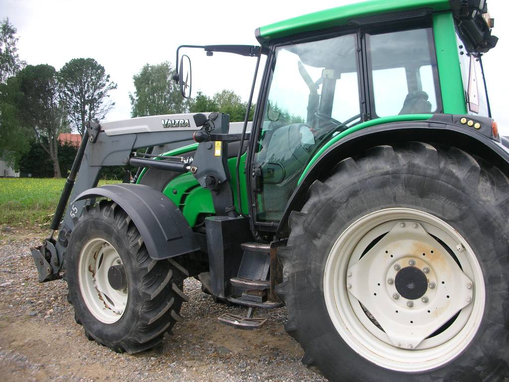 Valtra N121, 2007, Tractors