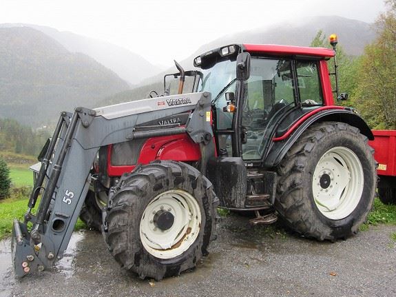 Valtra N121 - Year: 2006 - Tractors - ID: B5A3932C - Mascus USA
