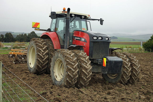 2010 Versatile 250 Tractor. | Flickr - Photo Sharing!