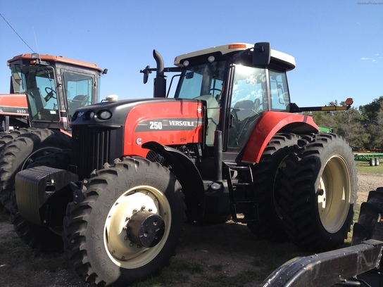 2012 Versatile 250 Tractors - Row Crop (+100hp) - John Deere ...