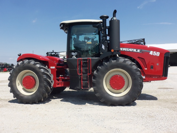 Versatile 450 from the side: Side, Versatile 450, Versatile Tractors