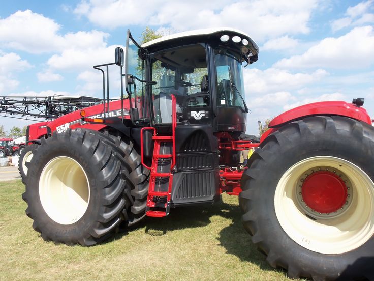 Great side look @ 550hp Versatile 550 4 wheel drive tractor