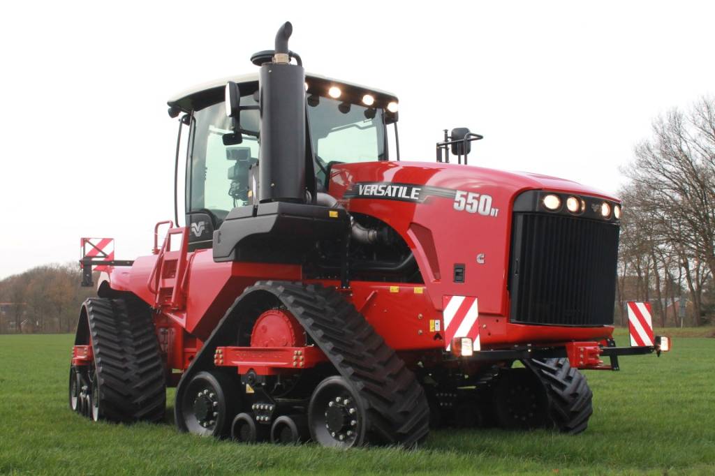 Used Versatile 550DT tractors Year: 2015 for sale - Mascus USA