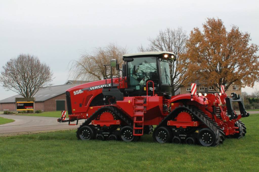 Versatile 550DT, 2015, Tractors