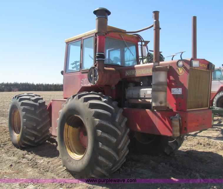 Versatile 900 4WD tractor | no-reserve auction on Wednesday, April 09 ...