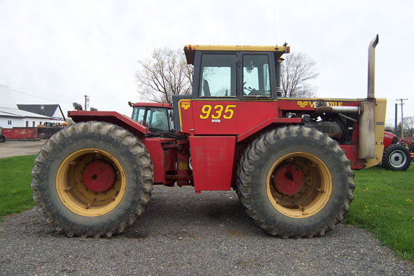Used Tractor Versatile 935 for sale