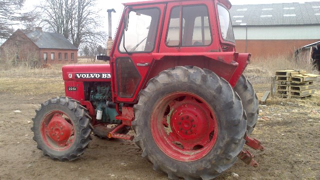 Begagnat Volvo Traktor 2254- MaskinPlatsen.se
