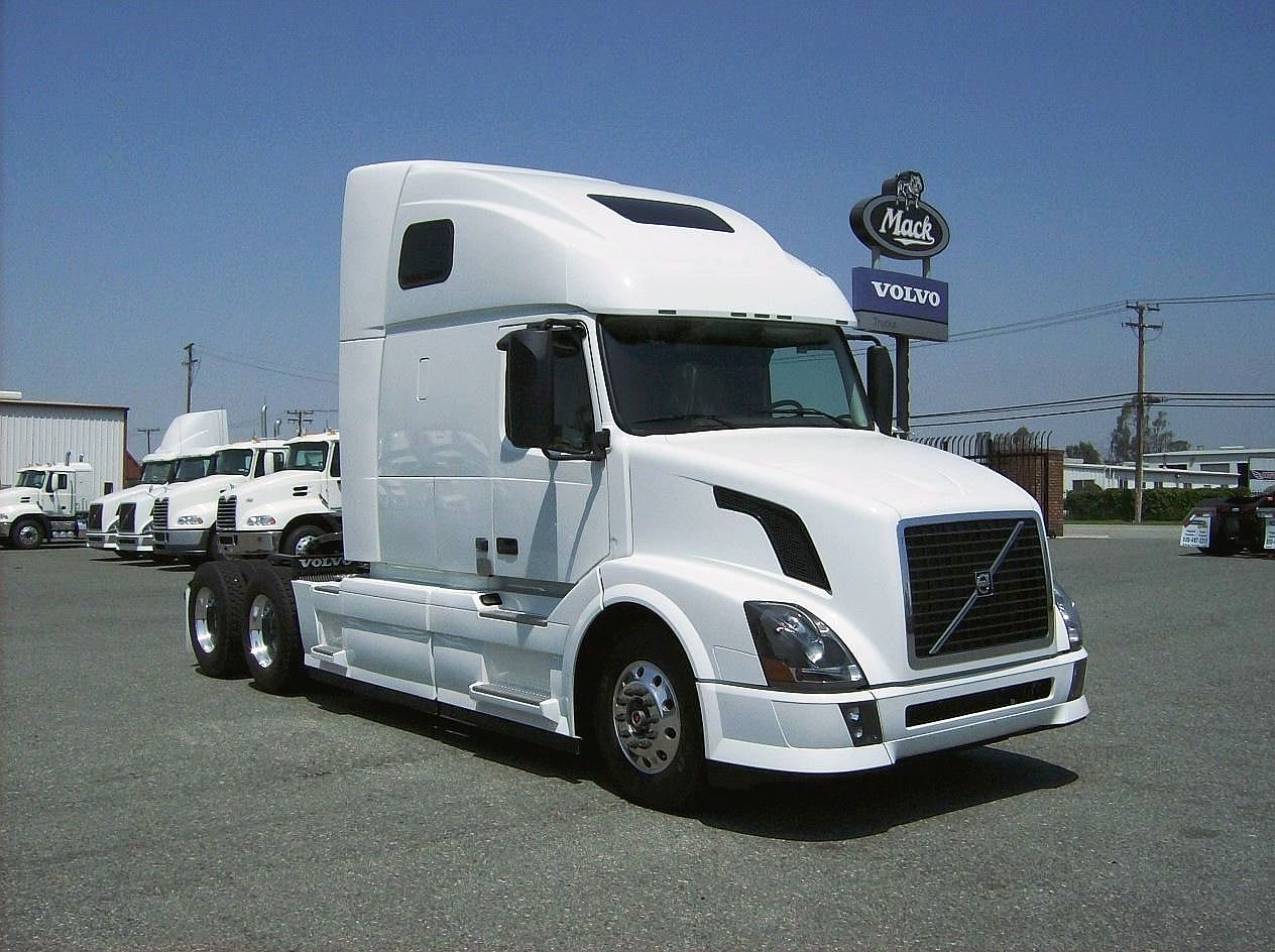 Volvo gana licitación de 125 camiones en Pemex | T21
