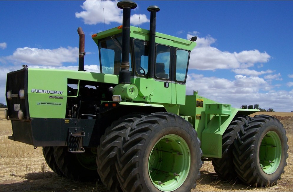 Steiger Bearcat Tractor with CAT 225Hp For Sale | Machinery &