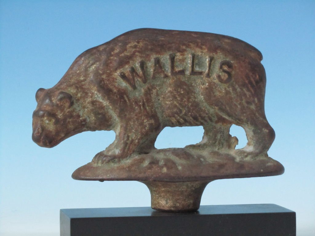 Wallis Cast Iron Bear at 1stdibs
