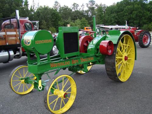 John deere waterloo boy. Photos and comments. www.picautos.com