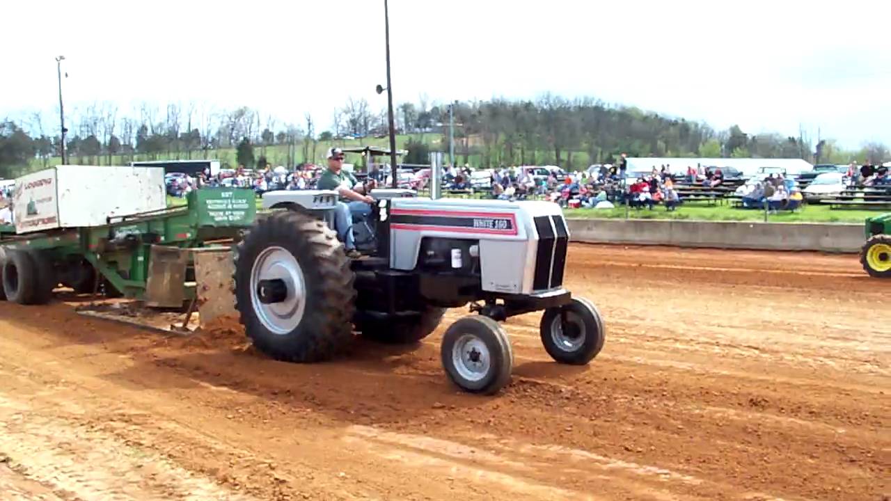White 160 First pull 9,500 lb. 3rd place 8.3 Cummins - YouTube