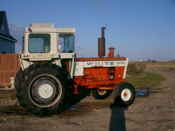 1974 White 2270 - TractorShed.com