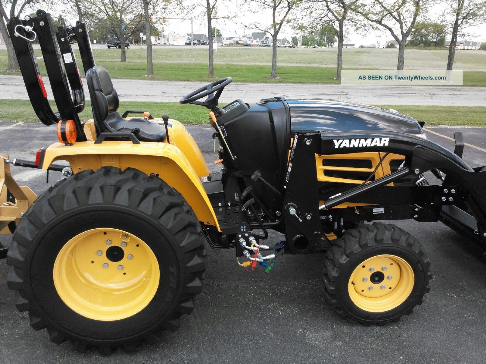 2013 Ex2900 Yanmar Utility Tractor With Yl300 Loader And Box Blade ...