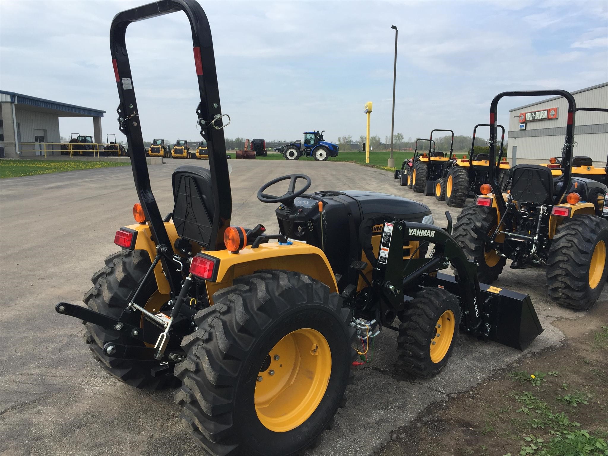 2015 YANMAR EX3200 1-39 HP Tractor