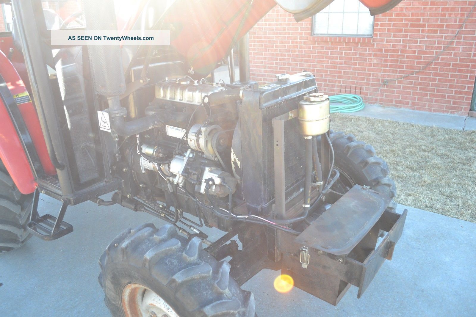 Yto 354 4x4 Cab Diesel Tractor 35hp Tractors photo 4
