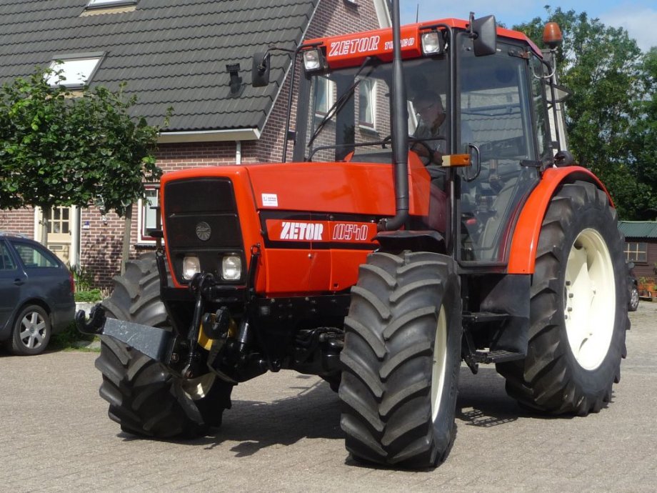 Traktor Zetor 10540