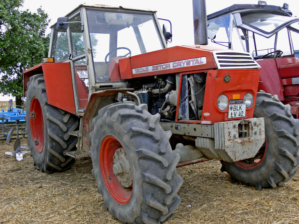 ... .de - Traktoren - Zetor Chrystal 12011, 12045, 14045 und 16045