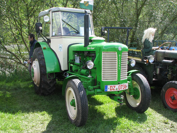 ... .de - Traktoren - Zetor 35 Super und Super P (Kettenraupe
