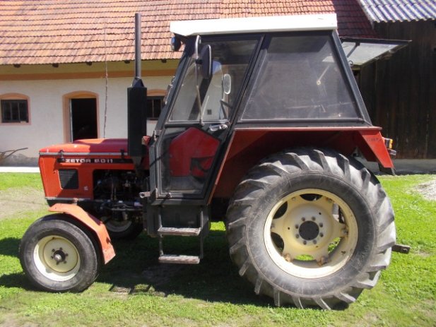 Traktor ZETOR 6011