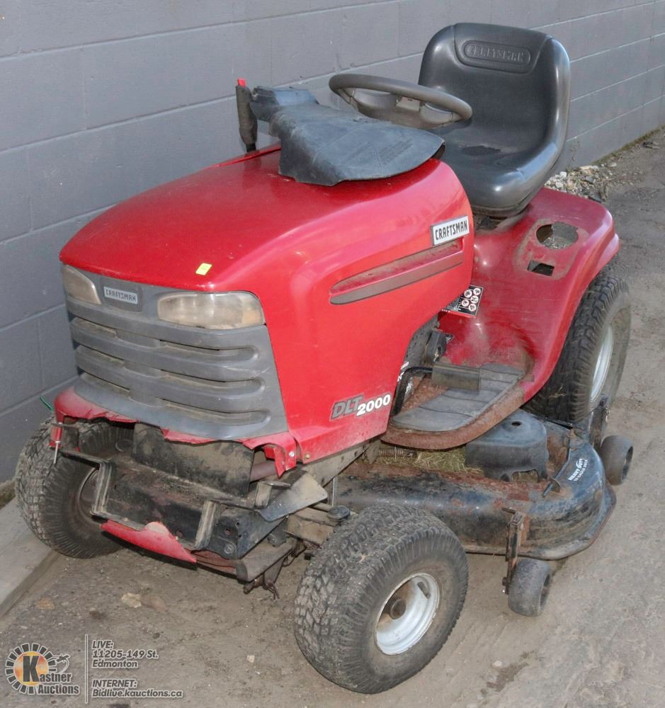 Image 2 : CRAFTSMAN LAWN TRACTOR SOLD AS IS