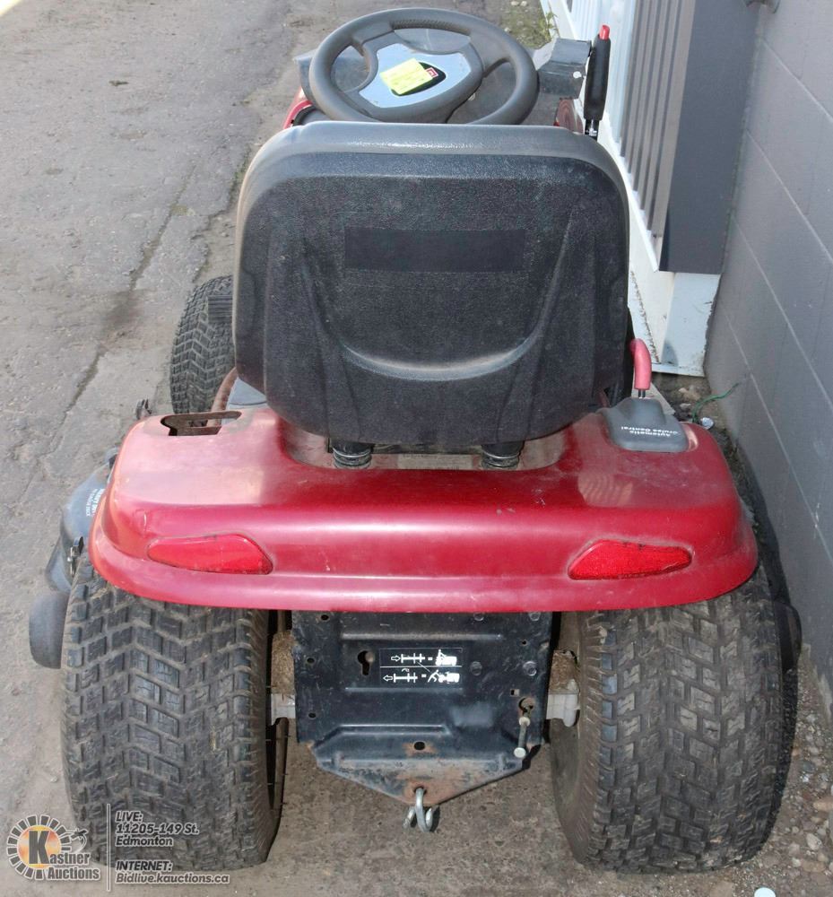 Image 3 : CRAFTSMAN LAWN TRACTOR SOLD AS IS
