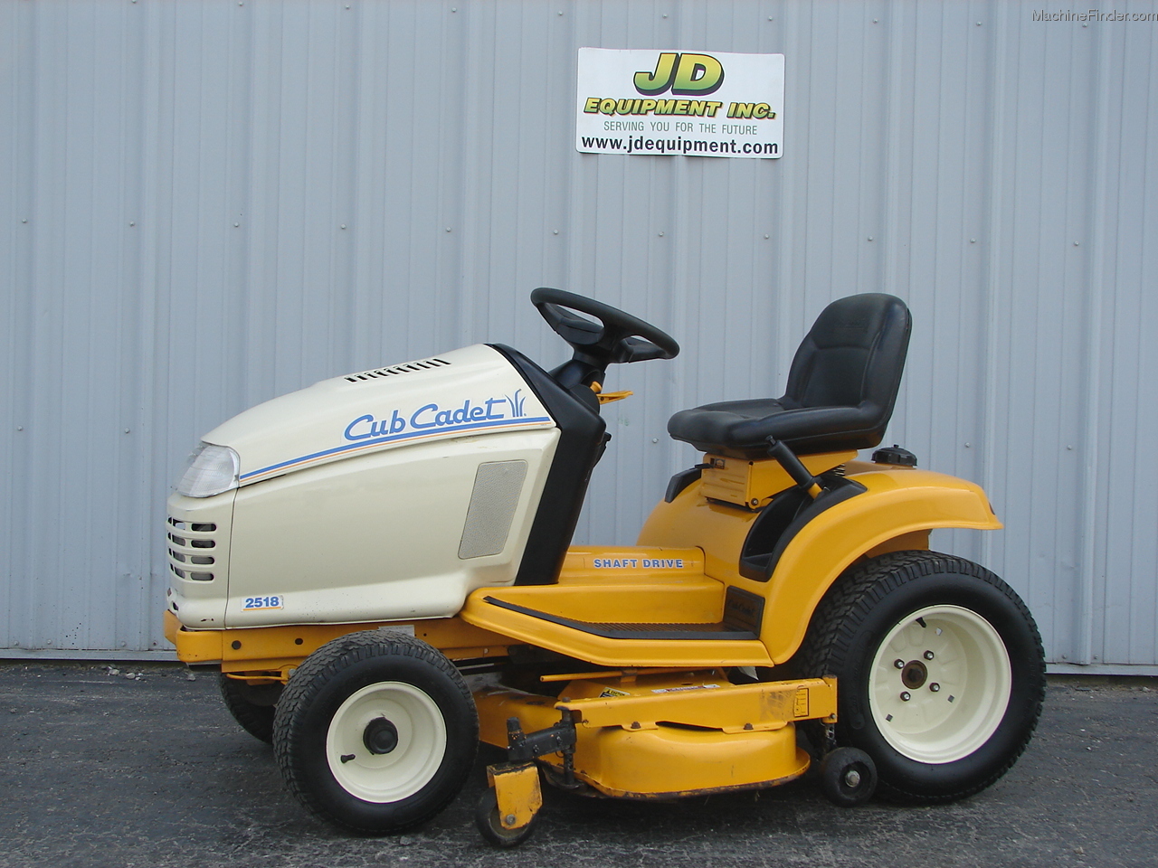 2002 Cub Cadet 2518 Lawn & Garden and Commercial Mowing - John Deere ...