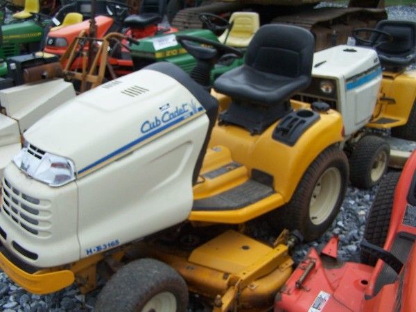 1056: CUB CADET 3165 LAWN AND GARDEN TRACTOR!! : Lot 1056