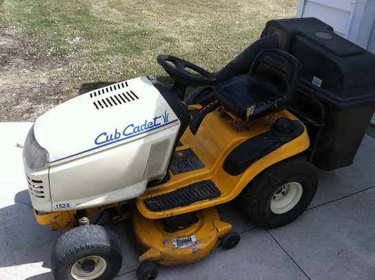2003 Cub Cadet 1525 Lawn & Garden and Commercial Mowing - John Deere ...