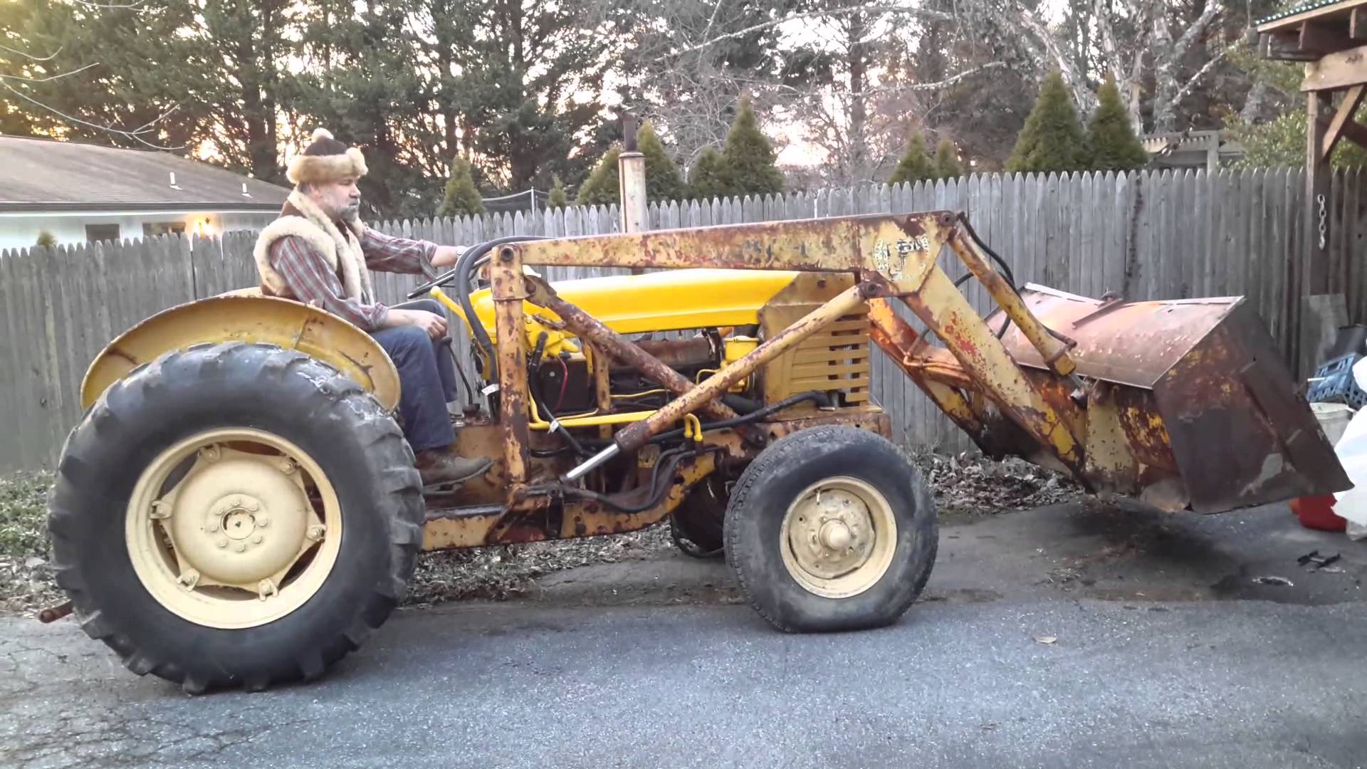 Ford 1841 industrial tractor with loader - YouTube