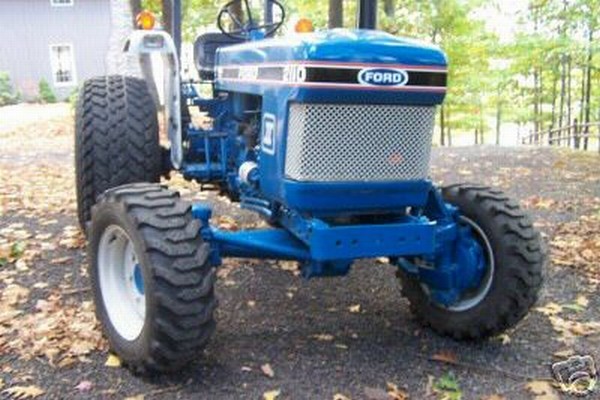 Photo: 1986 Ford 2110 4WD Tractor - Front View | 1986 Ford 2110 Diesel ...