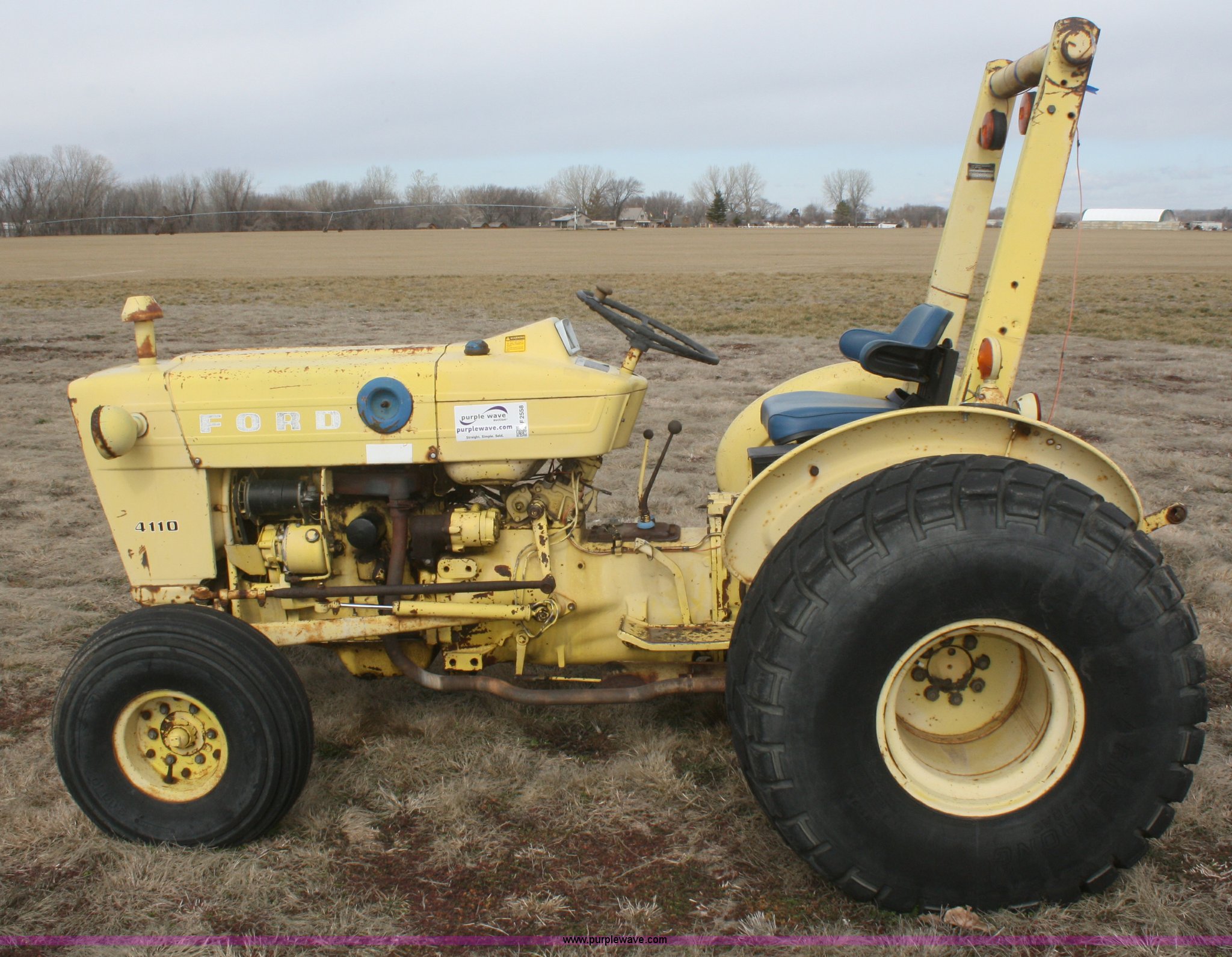 Ford 4110 industrial tractor | Item F2558 | SOLD! April 17 M...