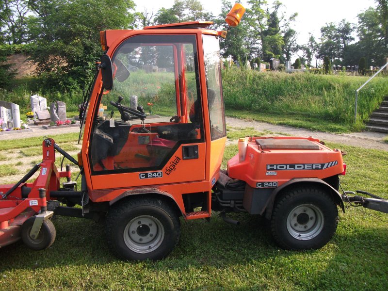 Municipal tractor Holder C240 - technikboerse.com