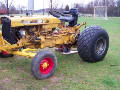 Tractor - International Harvester 2444 - YouTube