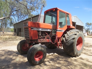 International Harvester 986 tractor, 86 series, Serial No. 2756 (cabin ...