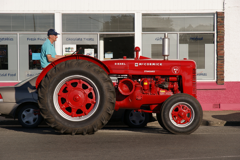 1948 McCormick International WD-9 Tractor. | Production year ...