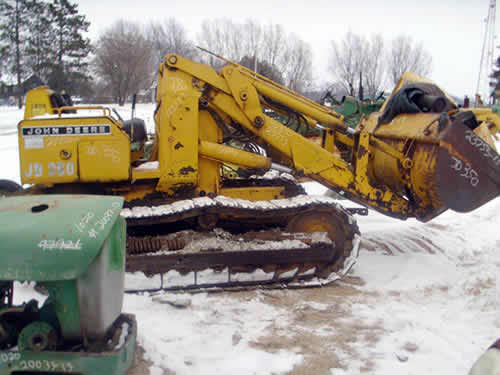 John Deere 350 industrial salvaged for used parts. This unit is ...