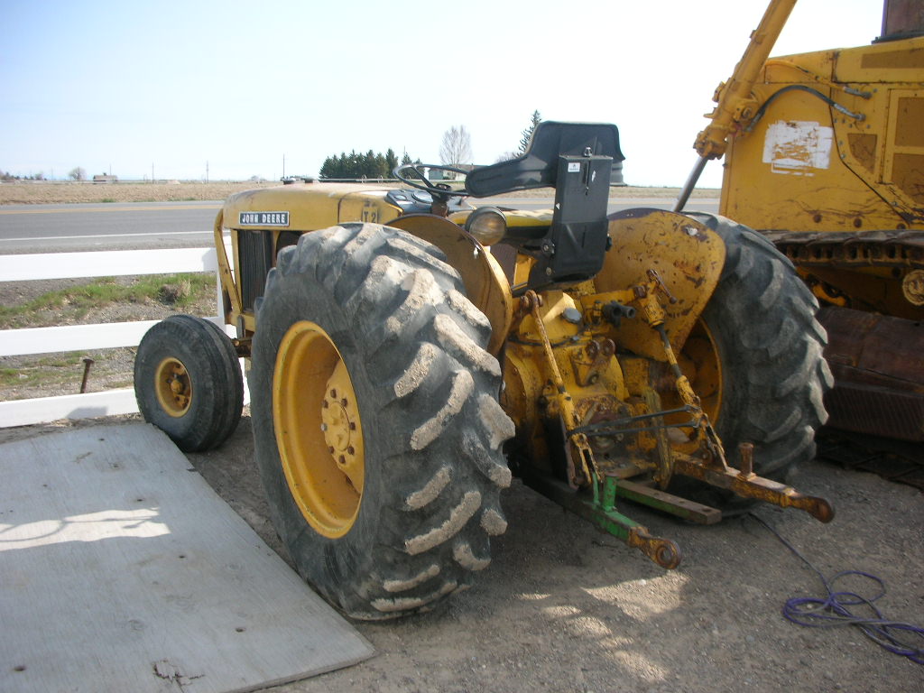 John Deere 401B Tractor - Ag Industrial