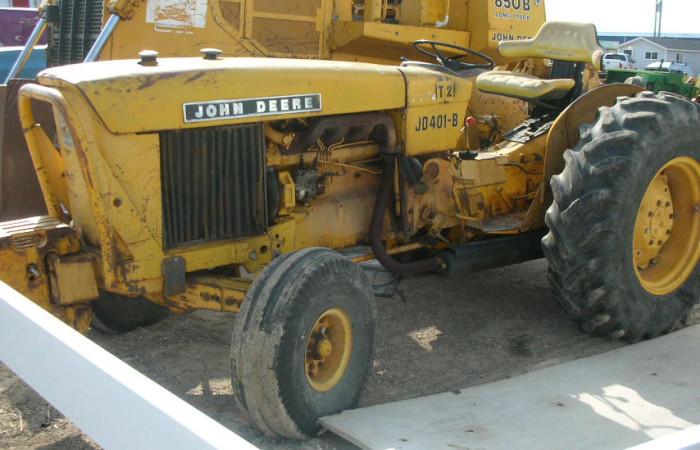 John Deere 401B Tractor - Ag Industrial
