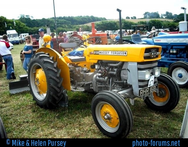 Massey Ferguson 2130 - RHR186C - Tractor Photos