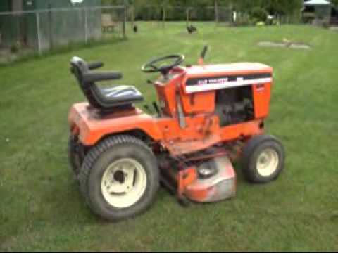 Allis Chalmers 912 on Idle - YouTube