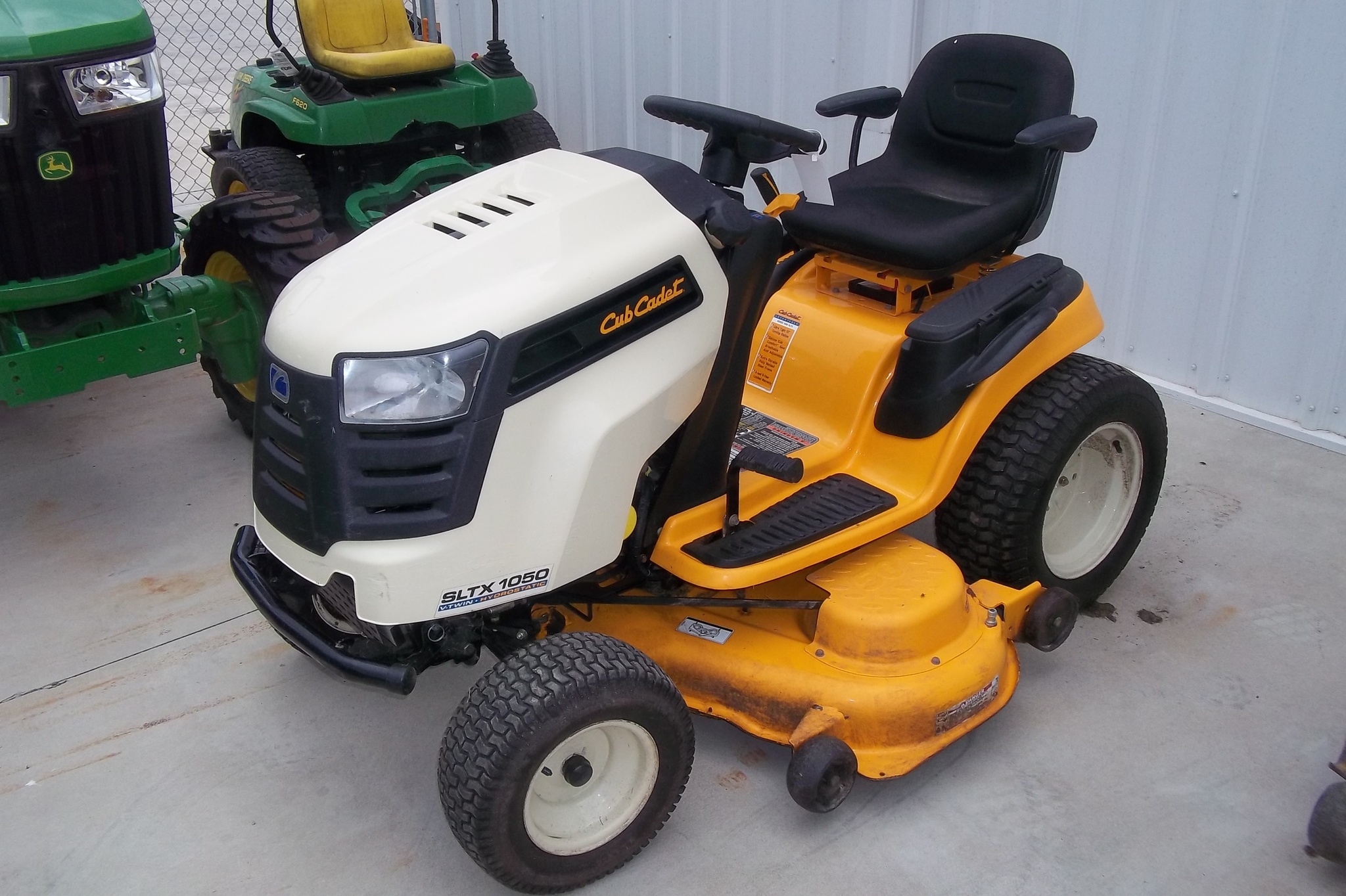 Cub Cadet STLX 1050 Lawn & Garden Tractors for Sale | [49400]