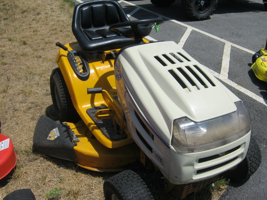 2001 Cub Cadet 1170 Lawn & Garden and Commercial Mowing - John Deere ...