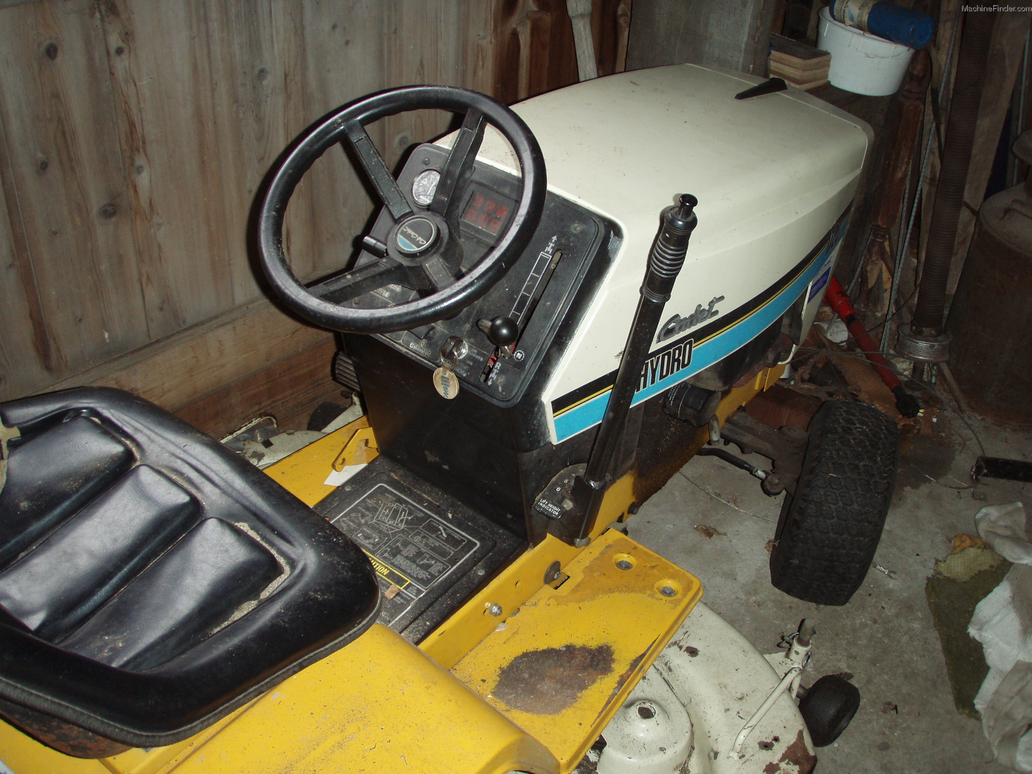 1989 Cub Cadet 1720 Lawn & Garden and Commercial Mowing - John Deere ...